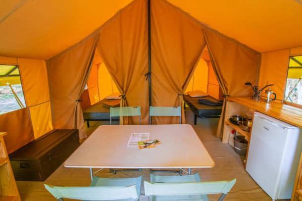 Camping Onlycamp Les Tuilleres Vercheny ภายนอก รูปภาพ